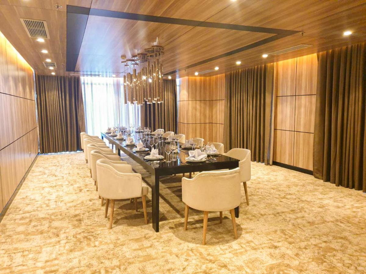 本特钻石之星酒店 Ben Tre 外观 照片 A private dining room at the restaurant