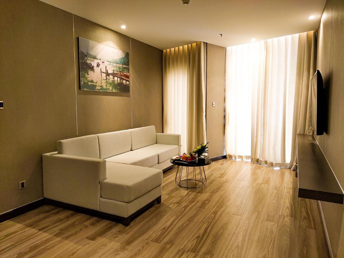 本特钻石之星酒店 Ben Tre 外观 照片 A living room with vinyl flooring